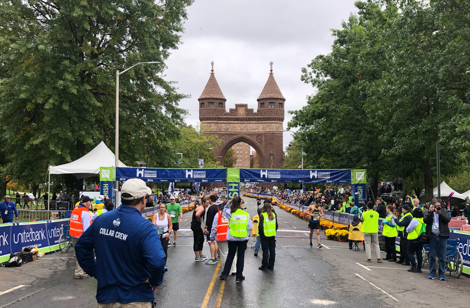Finish line with mums