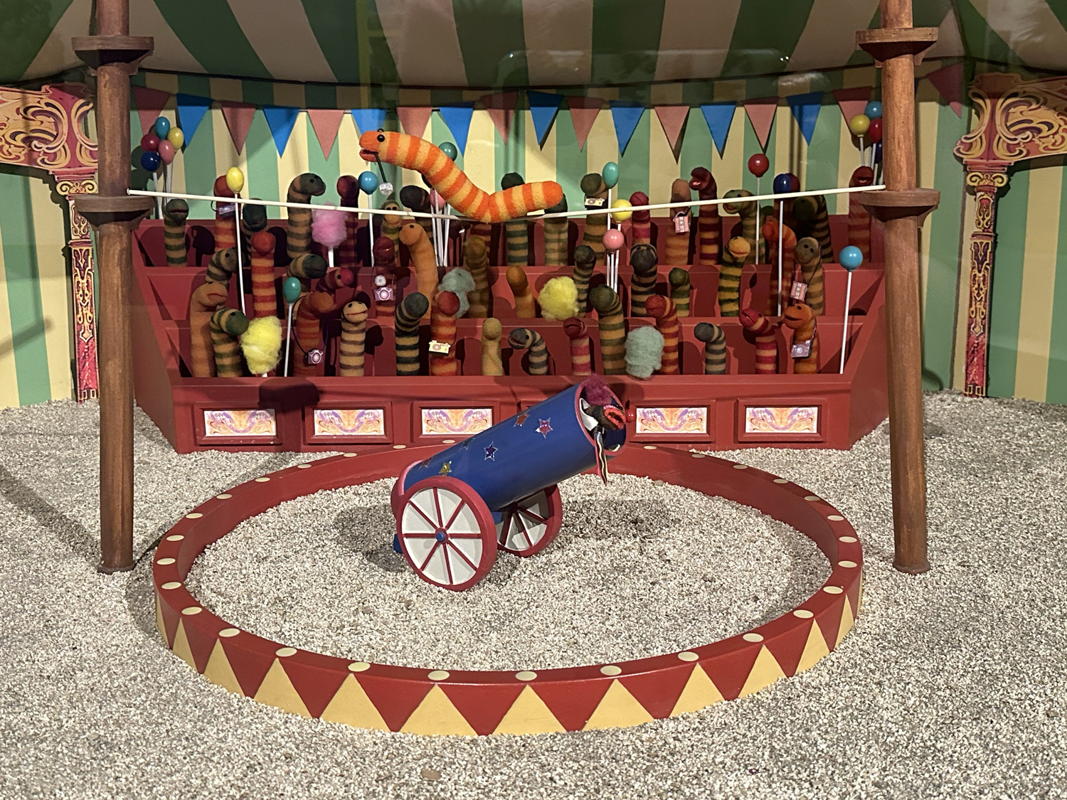 Slimy and the Worm Circus