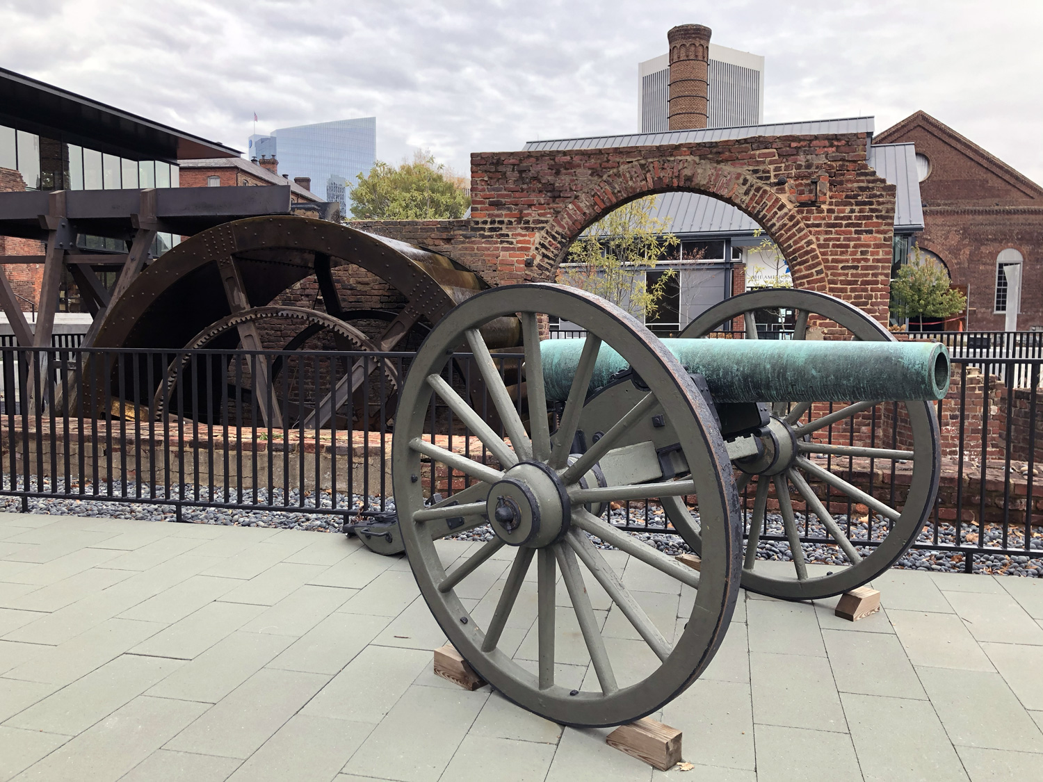 Cannon at the Civil War Museum at Historic Tredegar